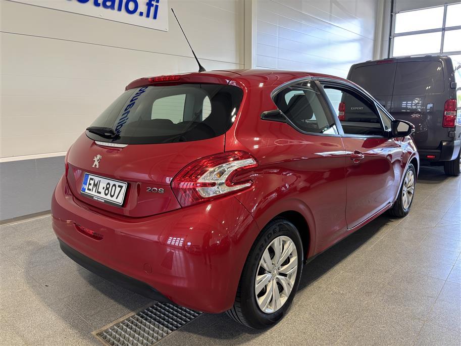 PEUGEOT 208 2013