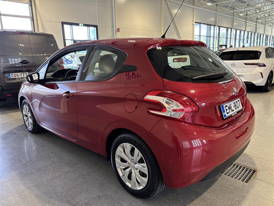 PEUGEOT 208 2013