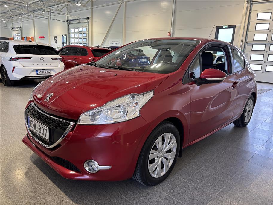 PEUGEOT 208 2013