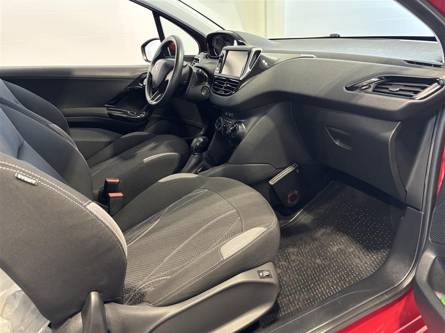 PEUGEOT 208 2013