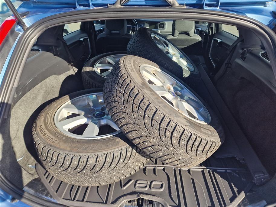 VOLVO V60 2014