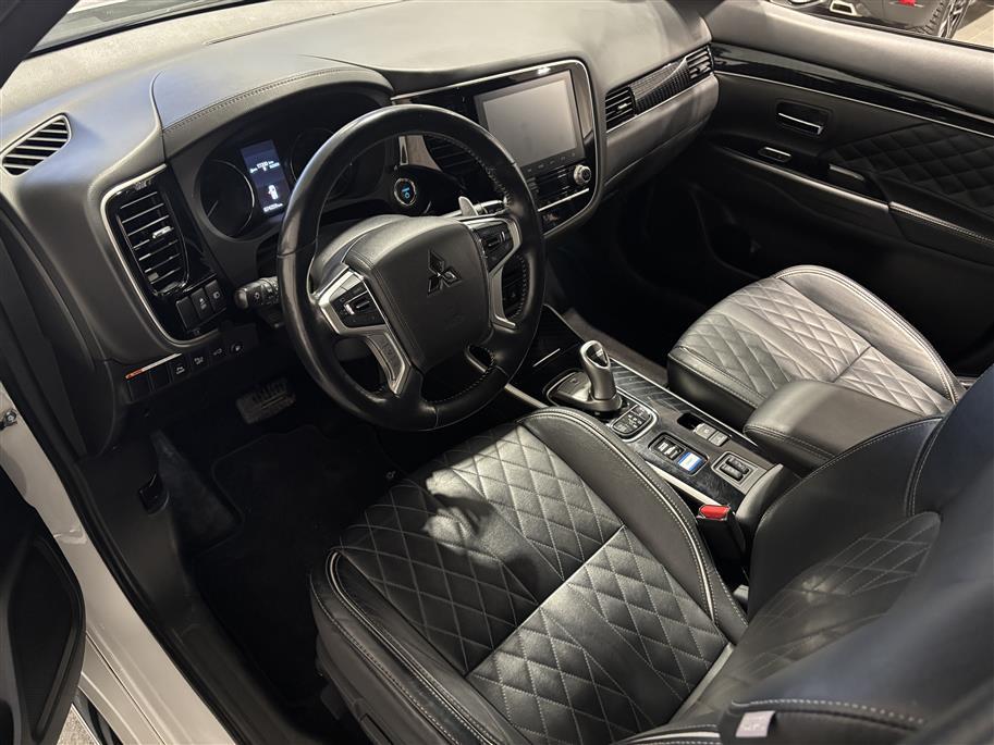 MITSUBISHI Outlander PHEV 2020