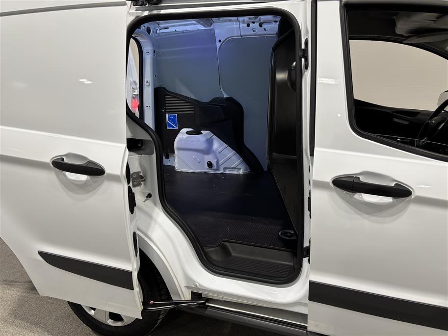 Ford Transit Courier 2021