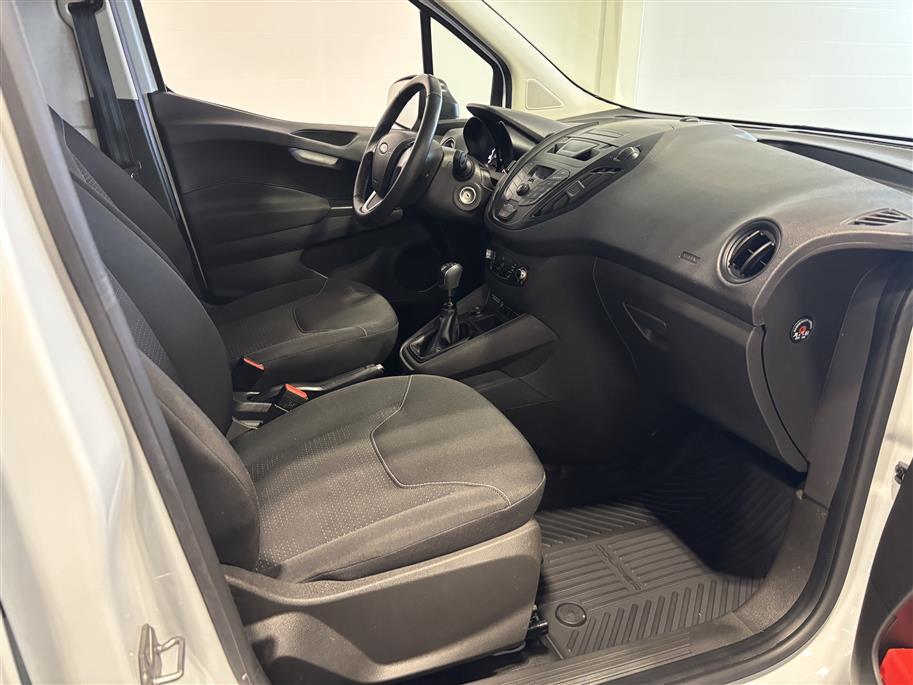 Ford Transit Courier 2021