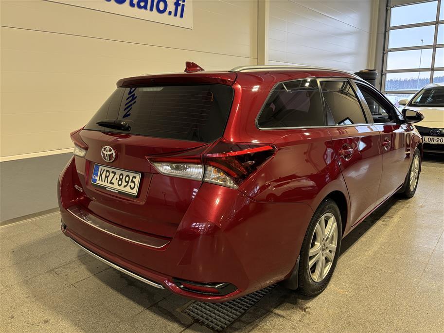 TOYOTA Auris 2017