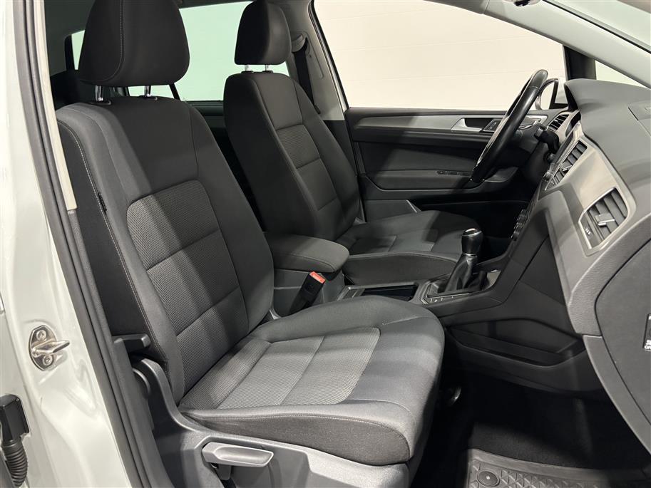 VOLKSWAGEN Golf Sportsvan 2015