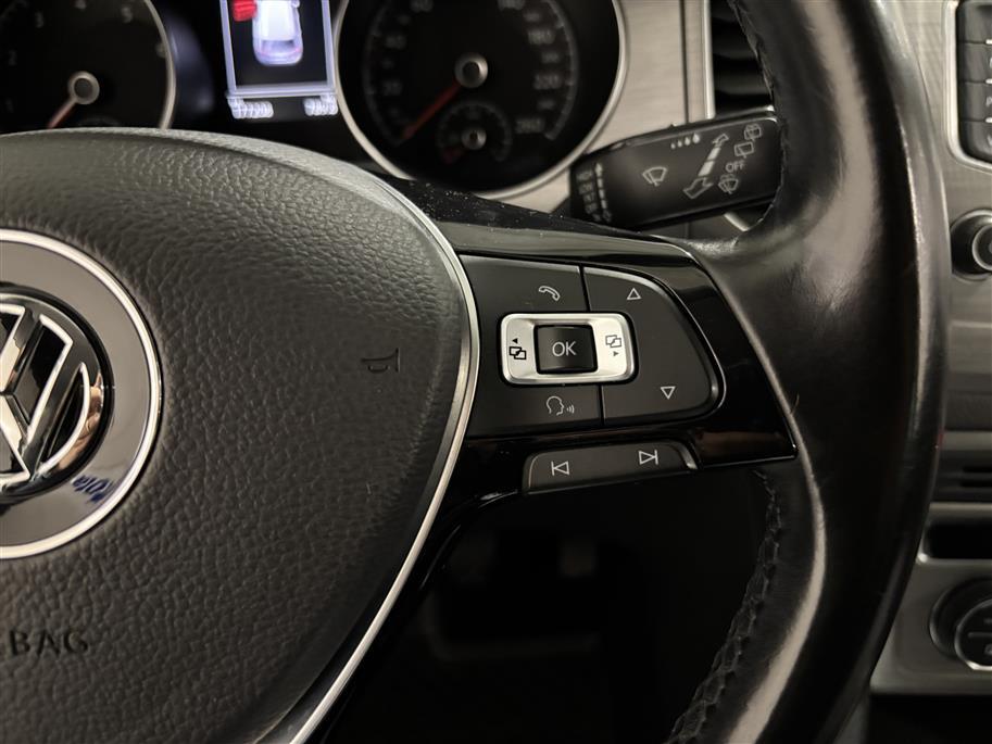 VOLKSWAGEN Golf Sportsvan 2015