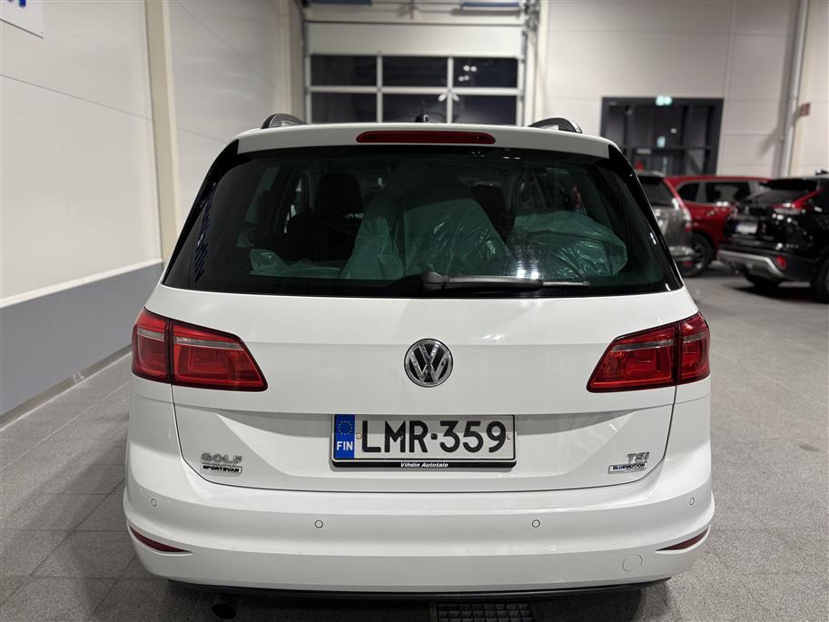 VOLKSWAGEN Golf Sportsvan 2015