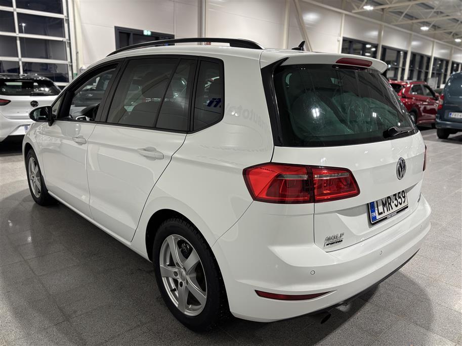 VOLKSWAGEN Golf Sportsvan 2015