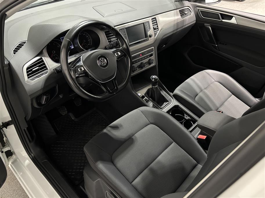 VOLKSWAGEN Golf Sportsvan 2015