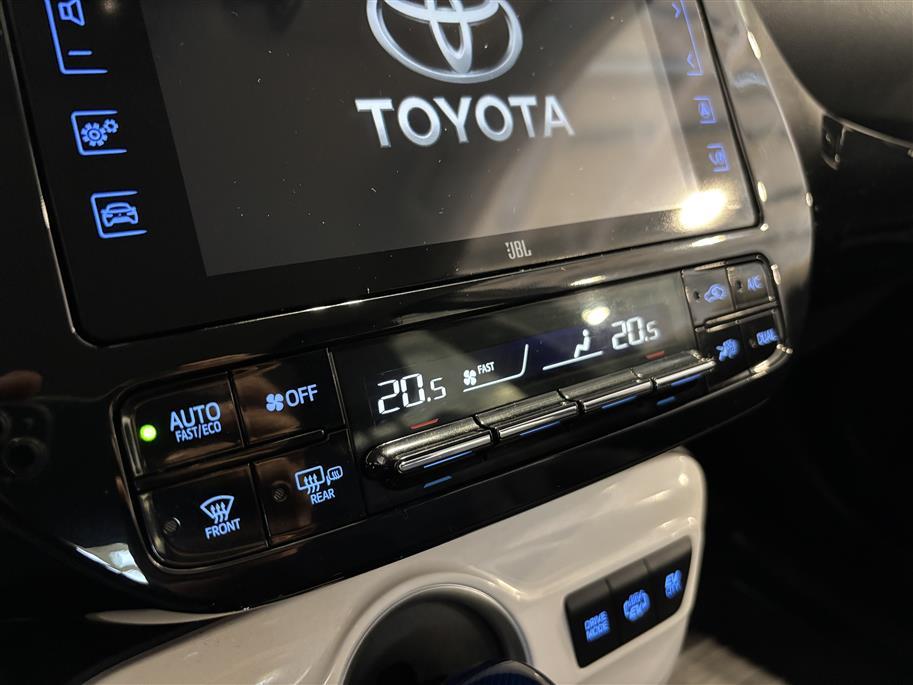 Toyota Prius Plug-in 2019