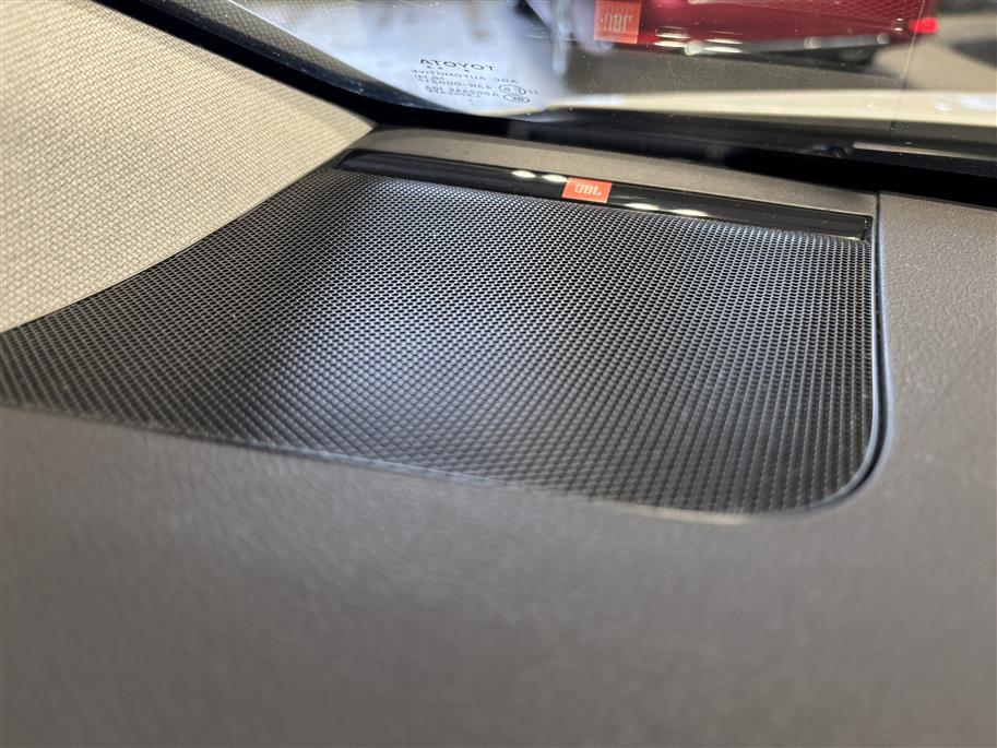 Toyota Prius Plug-in 2019