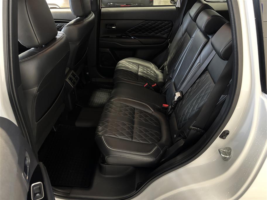 MITSUBISHI Outlander PHEV 2020