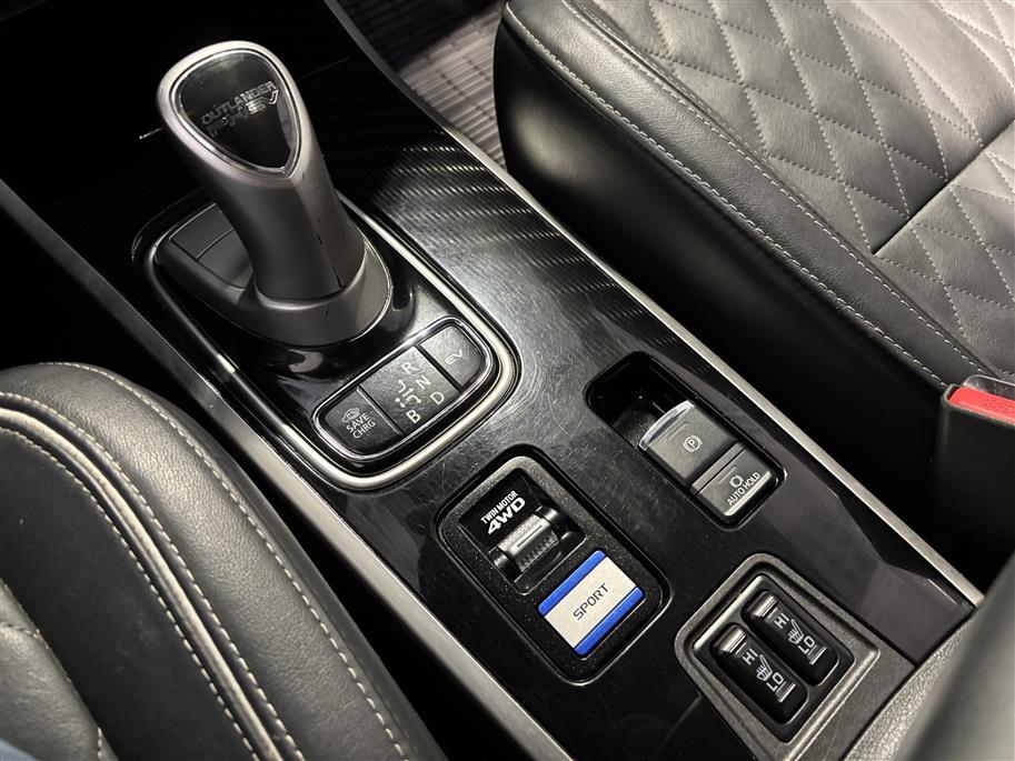 MITSUBISHI Outlander PHEV 2020