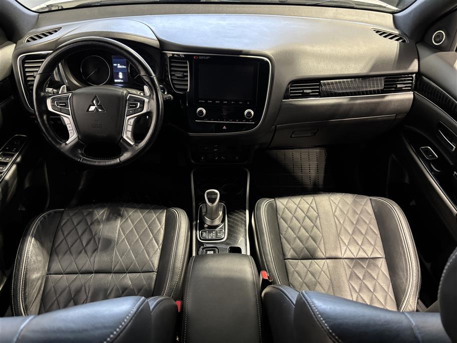 MITSUBISHI Outlander PHEV 2020