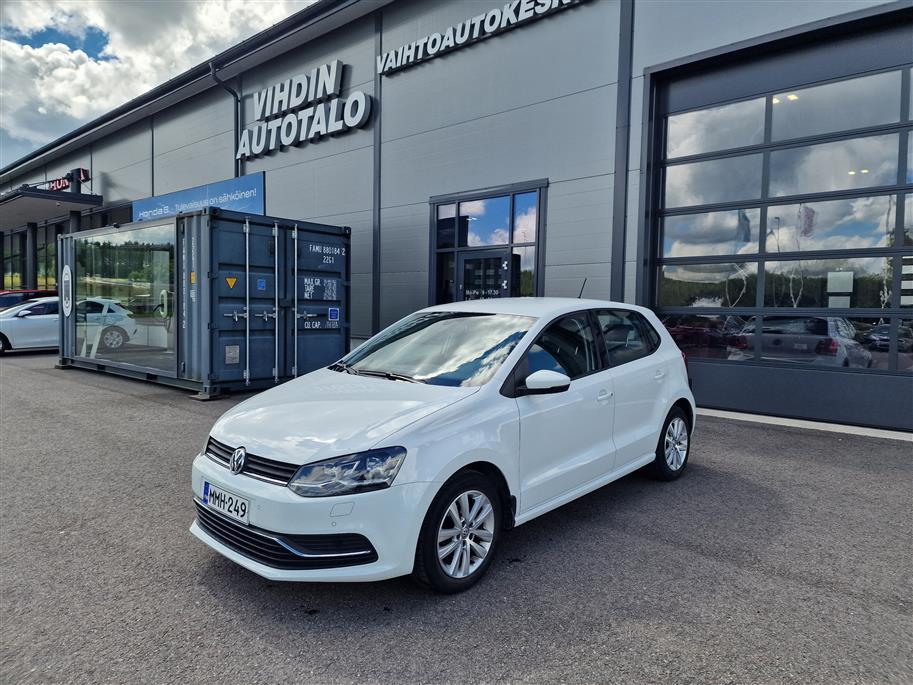 VOLKSWAGEN Polo 2015