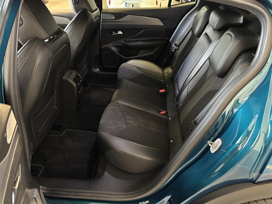 Peugeot 408 2023
