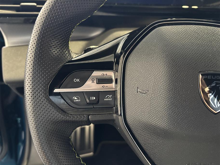 Peugeot 408 2023