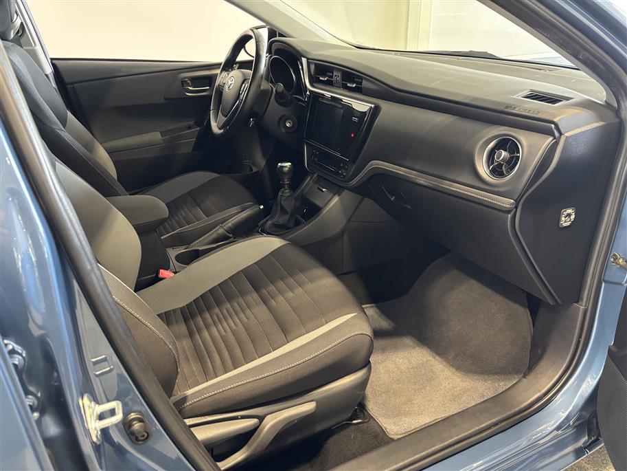 Toyota Auris 2016