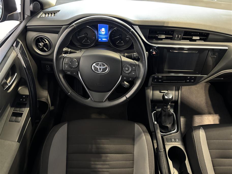 Toyota Auris 2016