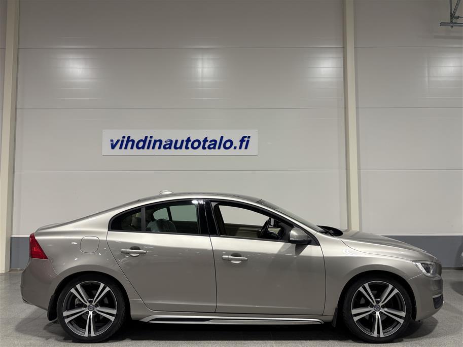 VOLVO S60 2015