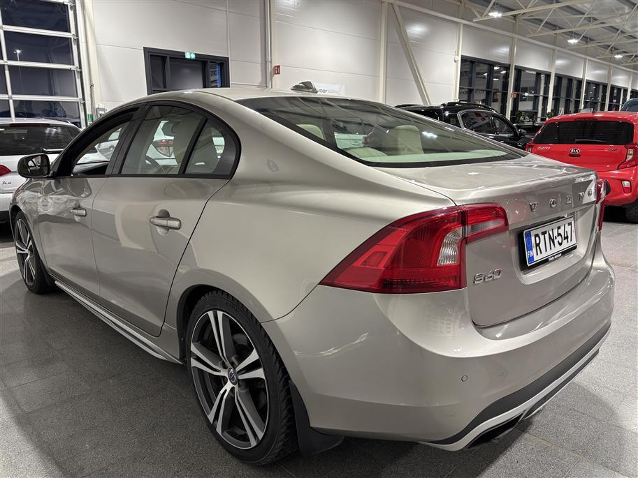 VOLVO S60 2015