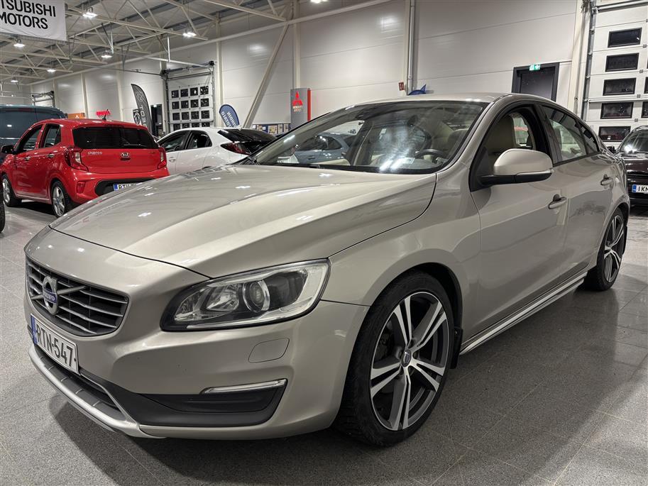 VOLVO S60 2015