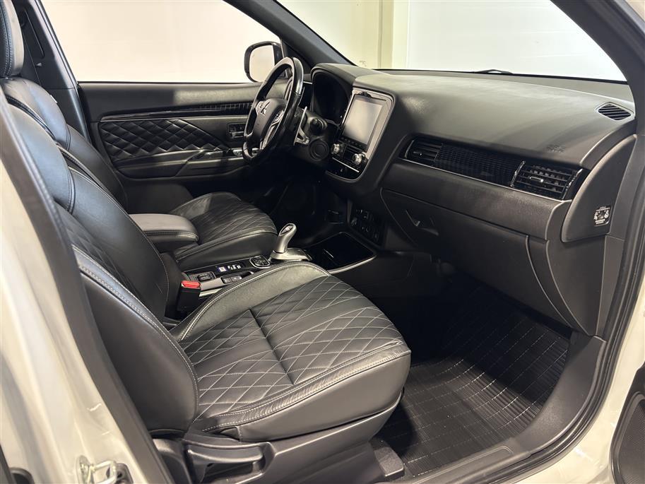 MITSUBISHI Outlander PHEV 2021