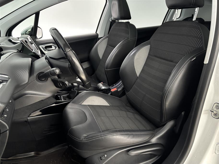 PEUGEOT 2008 2015