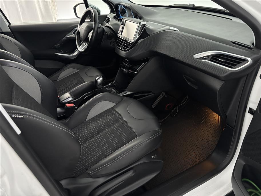 PEUGEOT 2008 2015