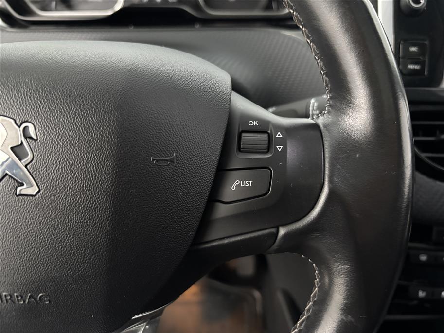 PEUGEOT 2008 2015