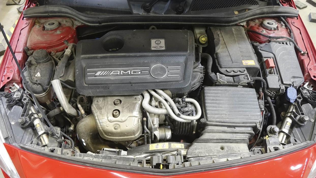 MERCEDES-BENZ A 45 AMG 2015