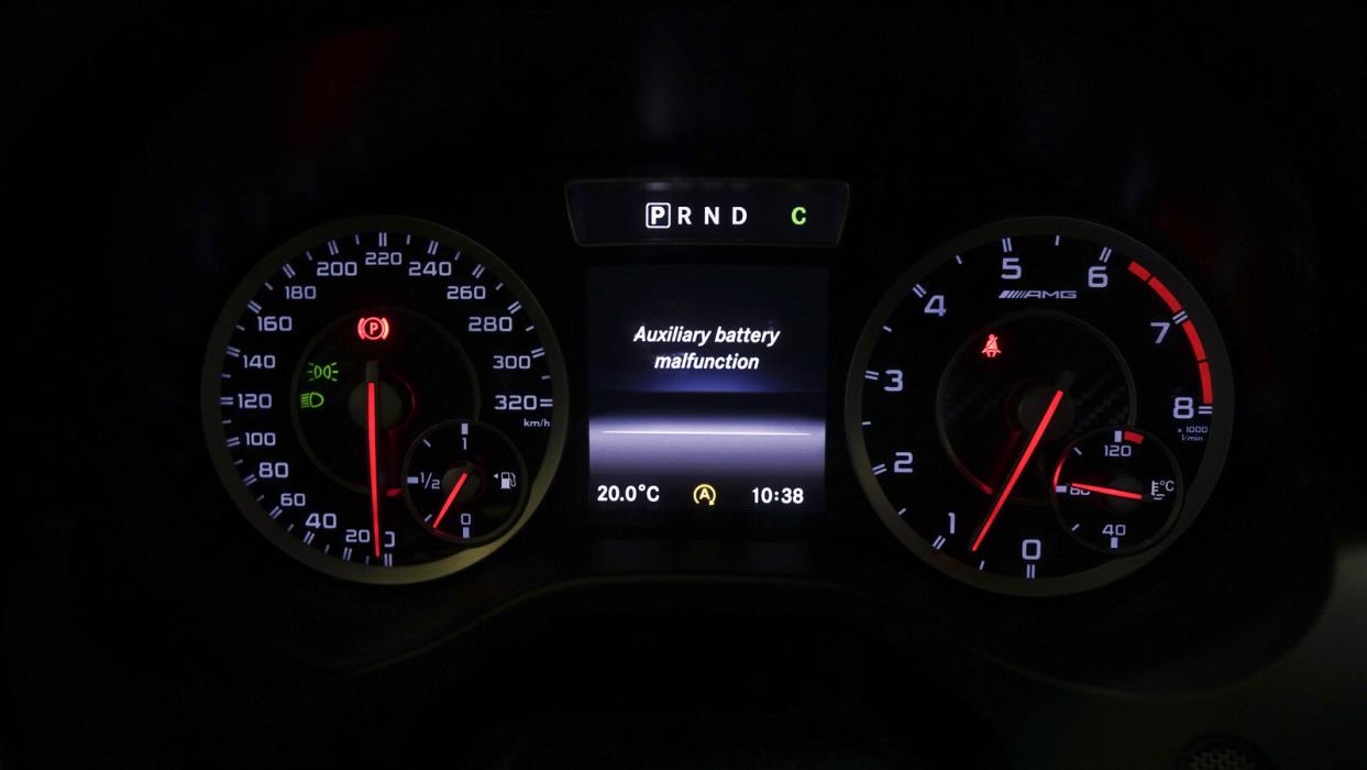 MERCEDES-BENZ A 45 AMG 2015