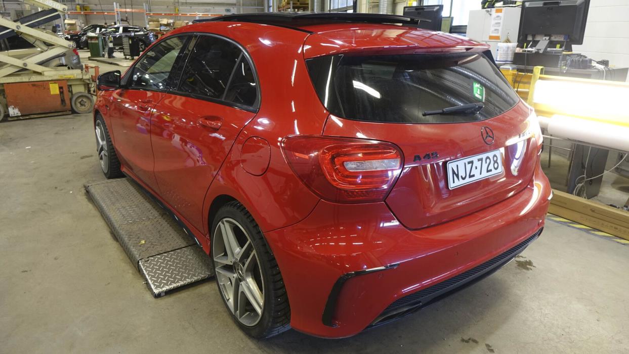 MERCEDES-BENZ A 45 AMG 2015