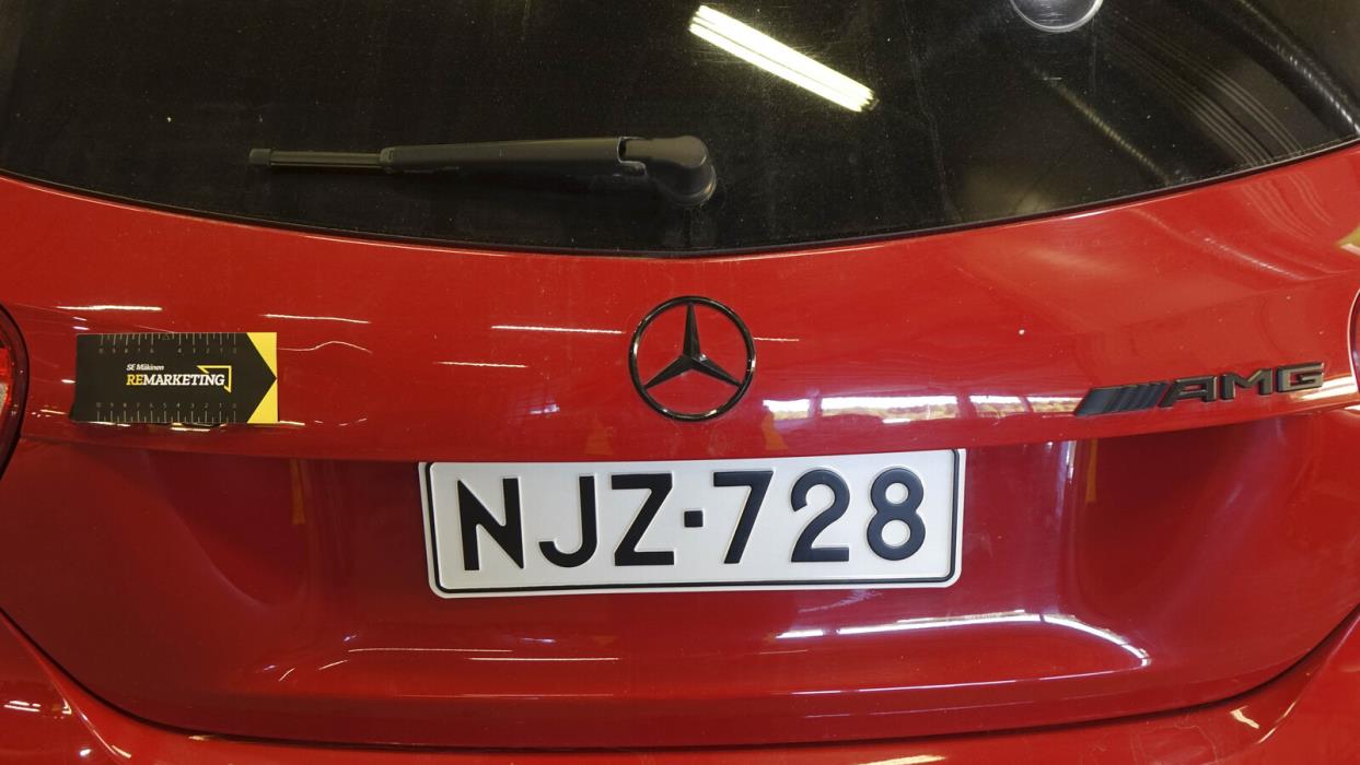 MERCEDES-BENZ A 45 AMG 2015