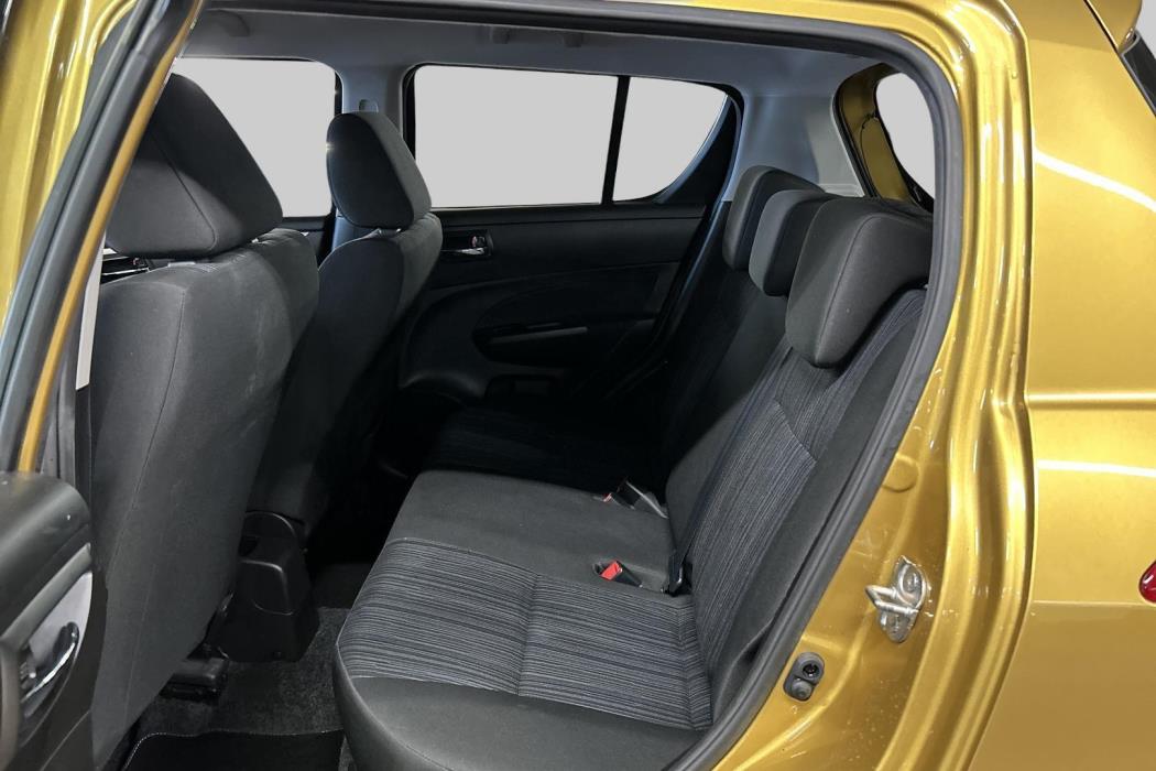 SUZUKI Swift 2015