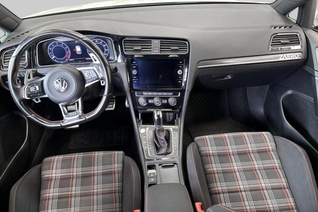 VOLKSWAGEN Golf 2017