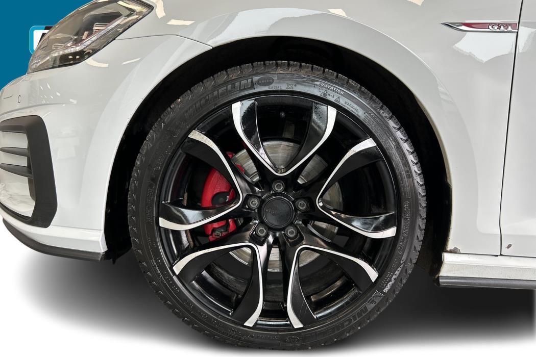 VOLKSWAGEN Golf 2017