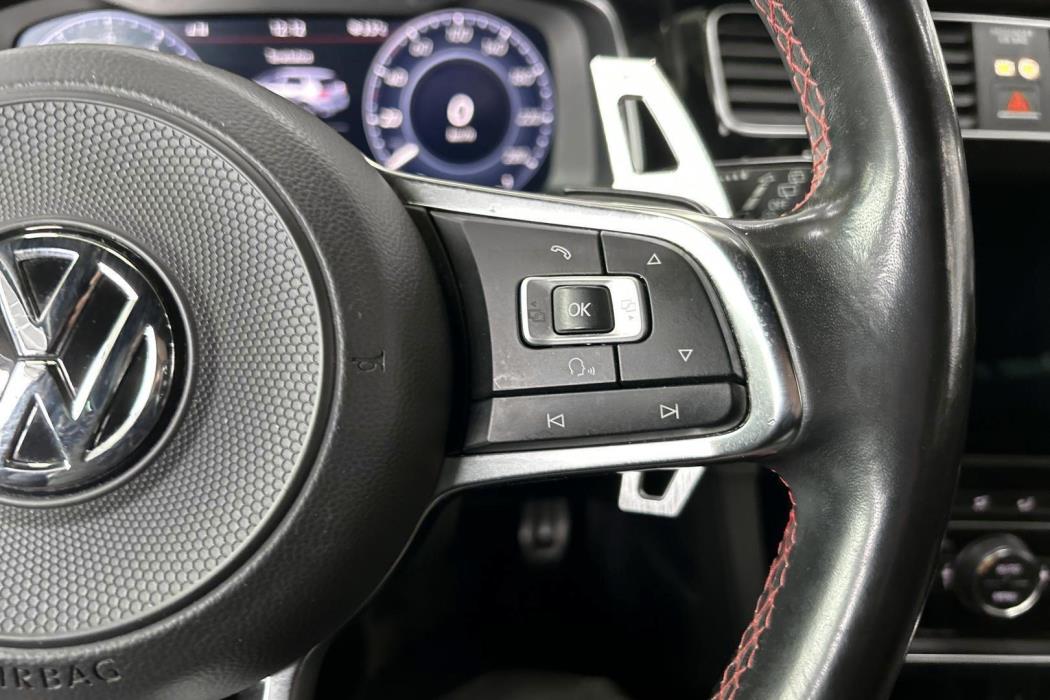 VOLKSWAGEN Golf 2017