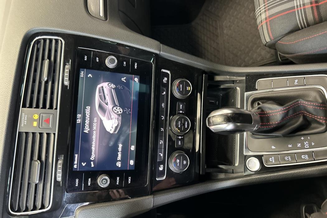 VOLKSWAGEN Golf 2017