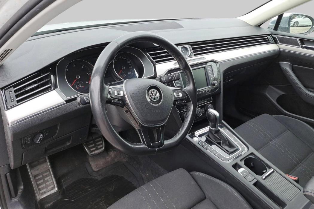 VOLKSWAGEN Passat 2017