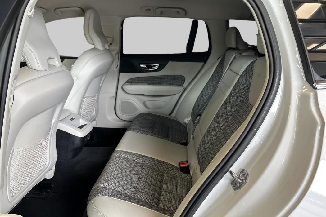 VOLVO V60 2020