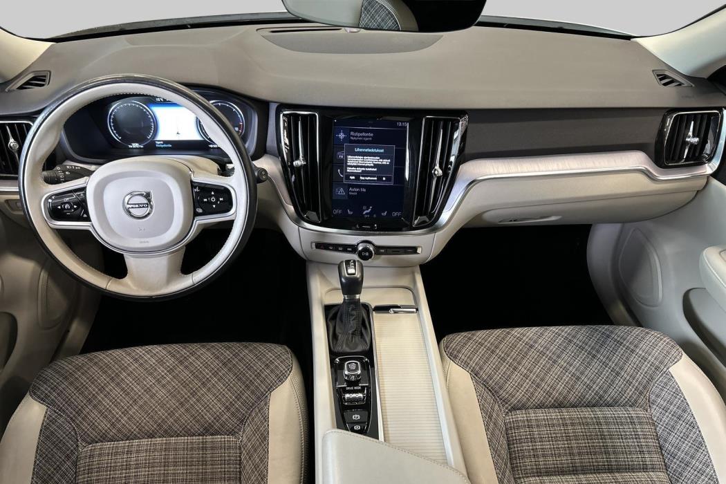 VOLVO V60 2020