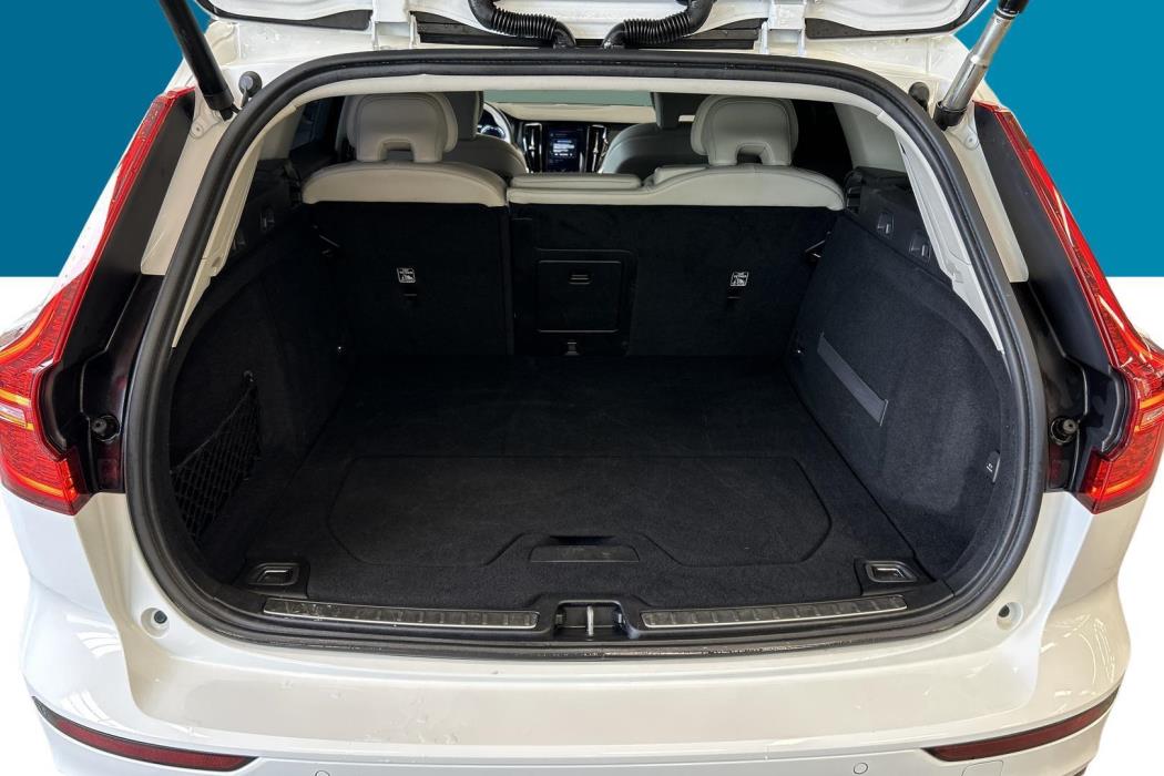 VOLVO V60 2020