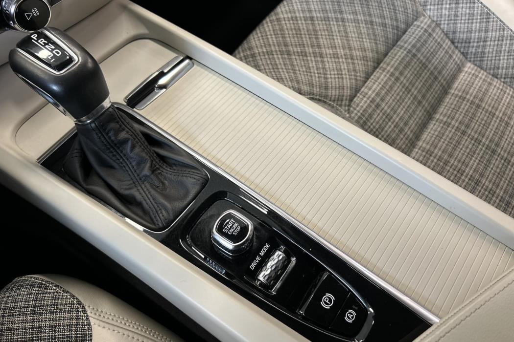 VOLVO V60 2020