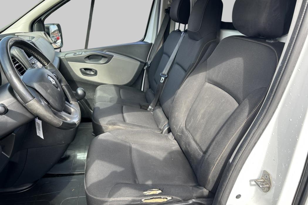 RENAULT Trafic 2015
