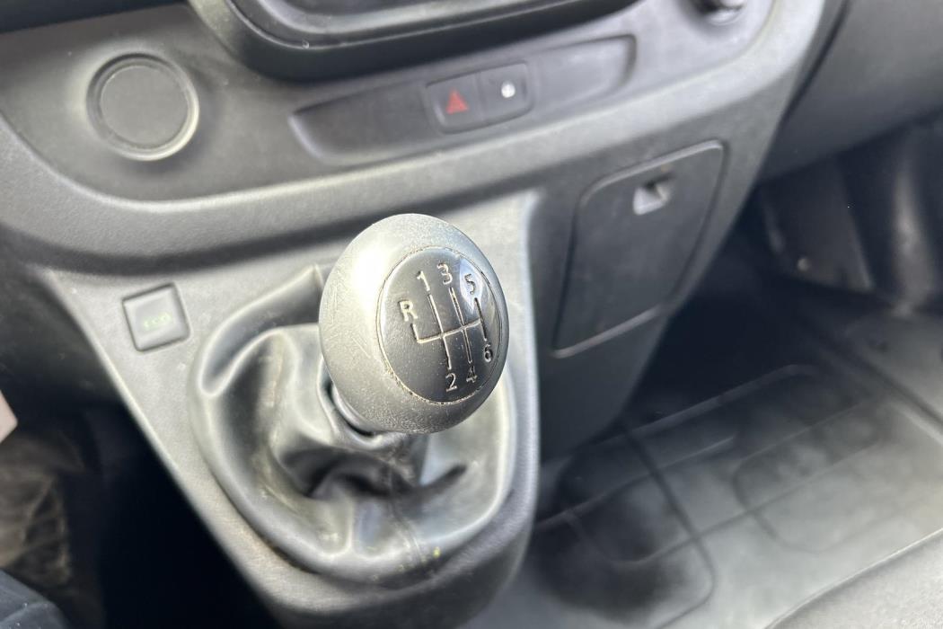 RENAULT Trafic 2015