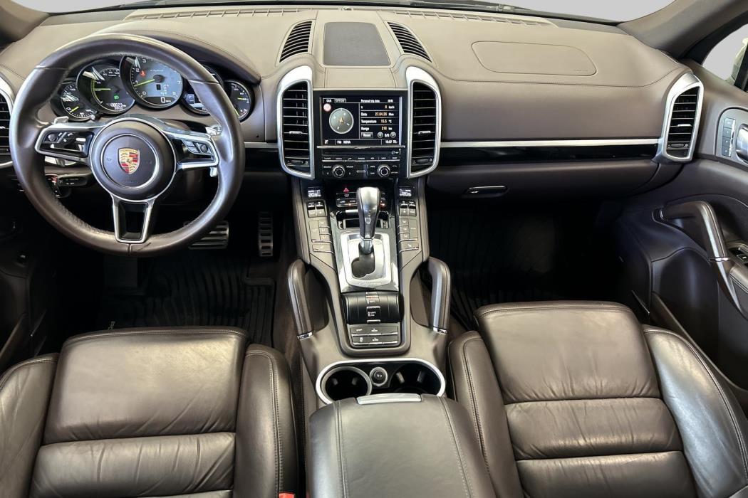 PORSCHE Cayenne 2015