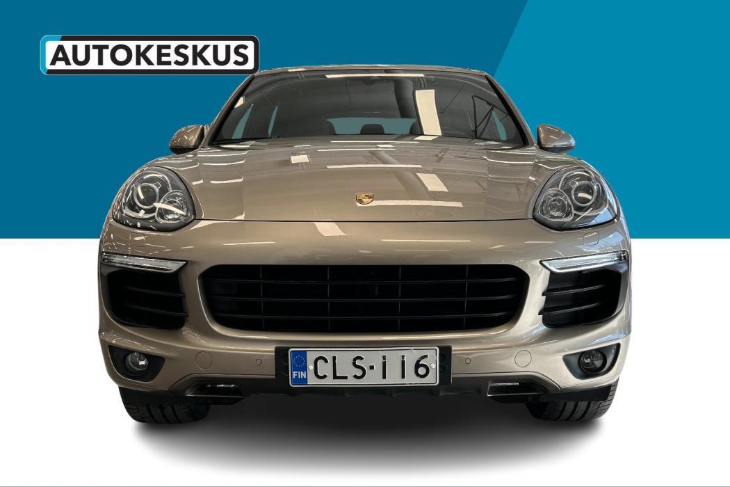 PORSCHE Cayenne 2015