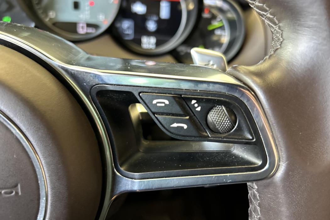PORSCHE Cayenne 2015